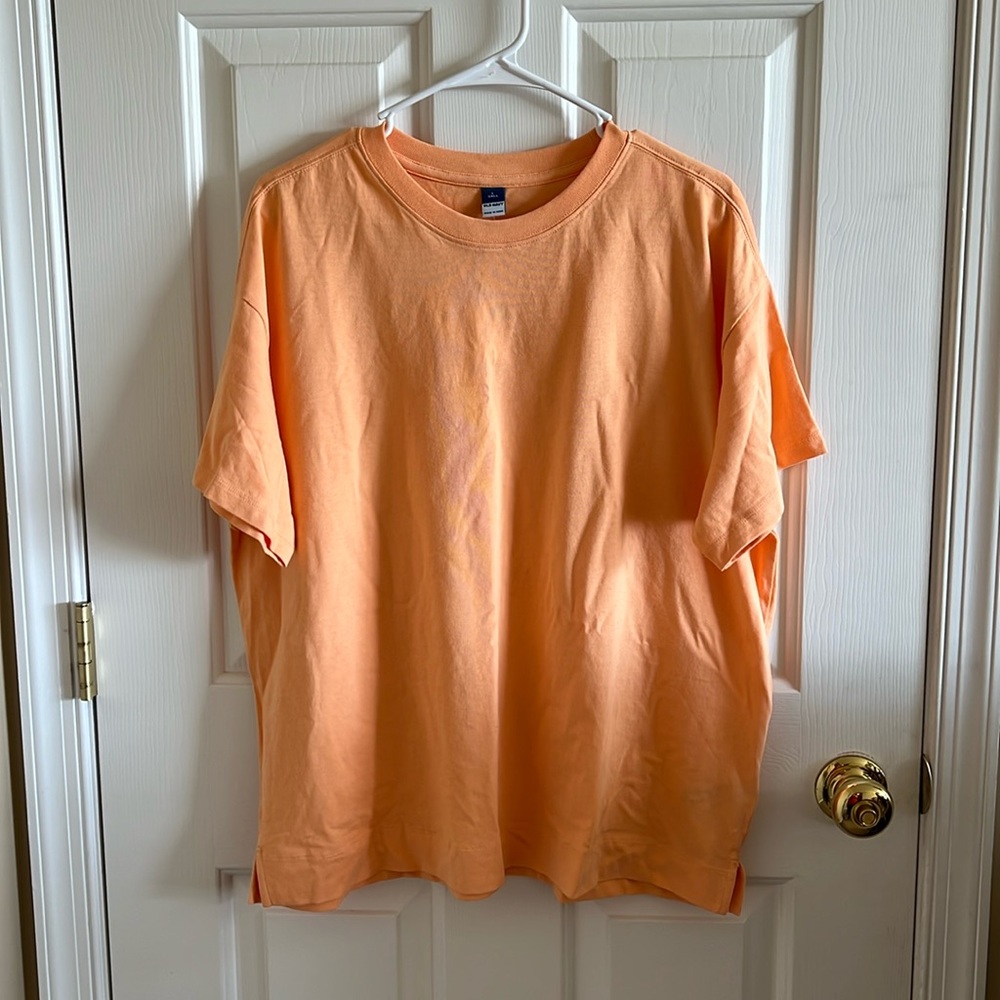 Old Navy t-shirt